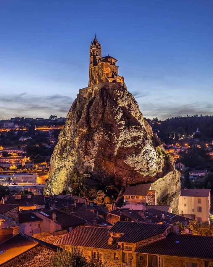 Maison Au Loup - Superbe Ancien Hotel Particulier Du Xvie Siecle Au Coeur De La Vieille Ville Du Puy Le Puy-en-Velay Zewnętrze zdjęcie